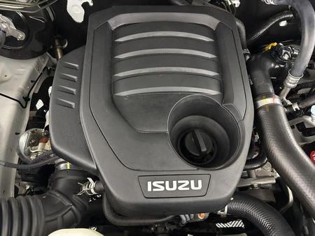 2022-Isuzu-D-Max-19-DDI-HR-LS-Auto-Double-Cab_14