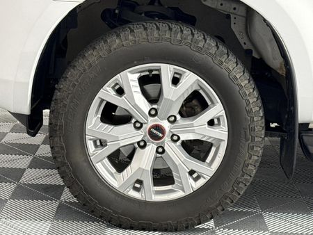 2022-Isuzu-D-Max-19-DDI-HR-LS-Auto-Double-Cab_4