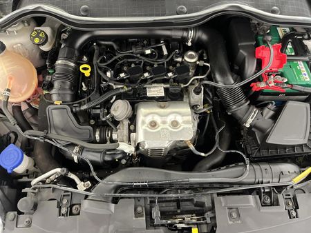 2018-Ford-Fiesta-10-EcoBoost-Trend-5-dr_13