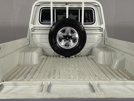 2023-Toyota-Land-Cruiser-79-40-Double-Cab_13