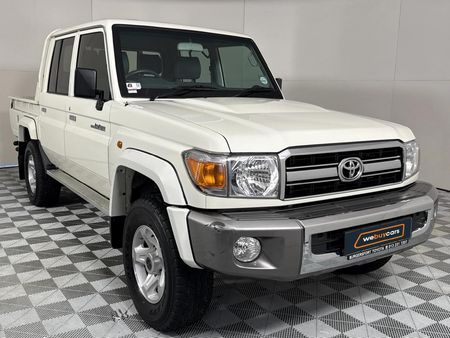 2023-Toyota-Land-Cruiser-79-40-Double-Cab_16