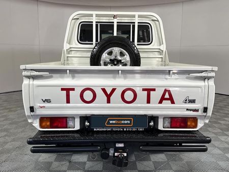 2023-Toyota-Land-Cruiser-79-40-Double-Cab_18