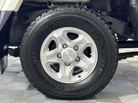 2023-Toyota-Land-Cruiser-79-40-Double-Cab_7