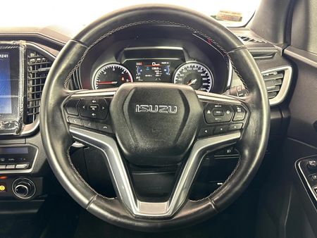2022-Isuzu-D-Max-30-DDI-V-Cross-HR-4x4-Auto-Double-Cab_12