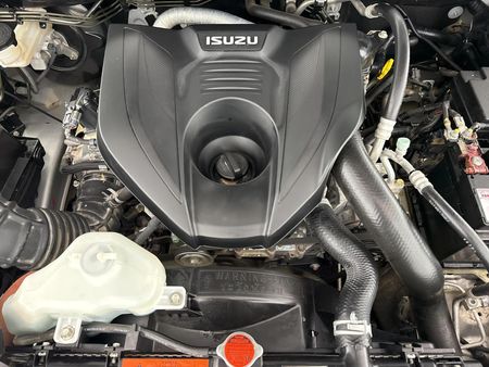 2022-Isuzu-D-Max-30-DDI-V-Cross-HR-4x4-Auto-Double-Cab_14