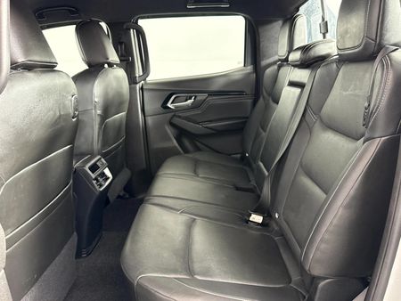 2022-Isuzu-D-Max-30-DDI-V-Cross-HR-4x4-Auto-Double-Cab_3