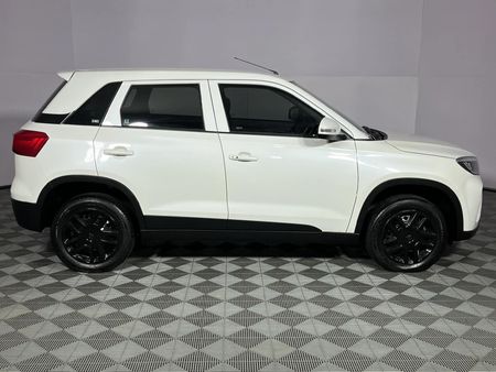 2021-Toyota-Urban-Cruiser-15-Xi_16
