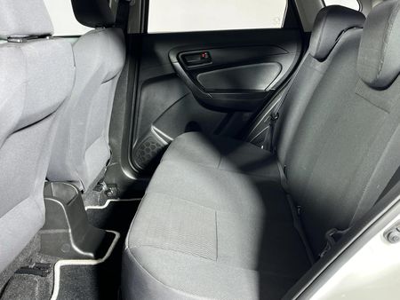 2021-Toyota-Urban-Cruiser-15-Xi_3