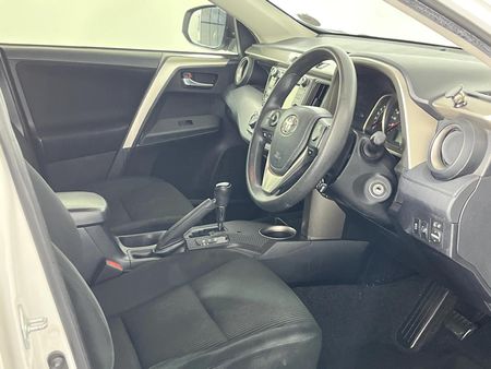 2014-Toyota-RAV4-20-GX-Auto_9