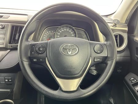 2014-Toyota-RAV4-20-GX-Auto_11