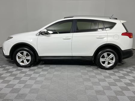2014-Toyota-RAV4-20-GX-Auto_18