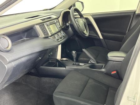 2014-Toyota-RAV4-20-GX-Auto_8