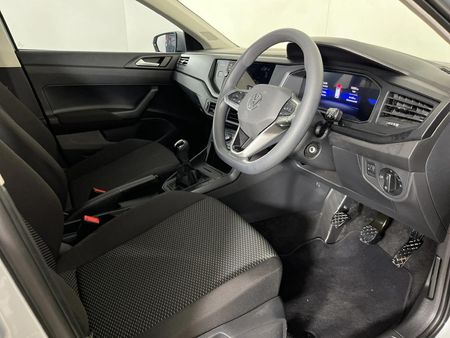 2025-Volkswagen-Polo-10-TSI_9