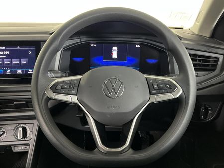 2025-Volkswagen-Polo-10-TSI_11