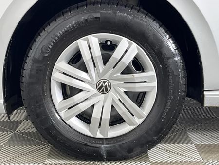 2025-Volkswagen-Polo-10-TSI_4