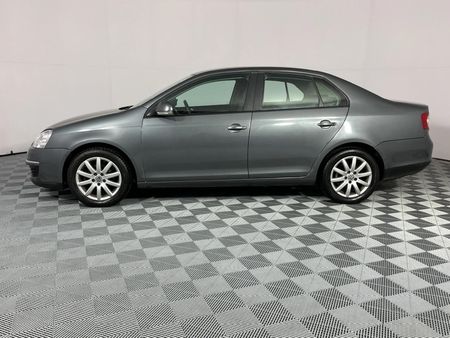 2009-Volkswagen-Jetta-20-Trendline_16