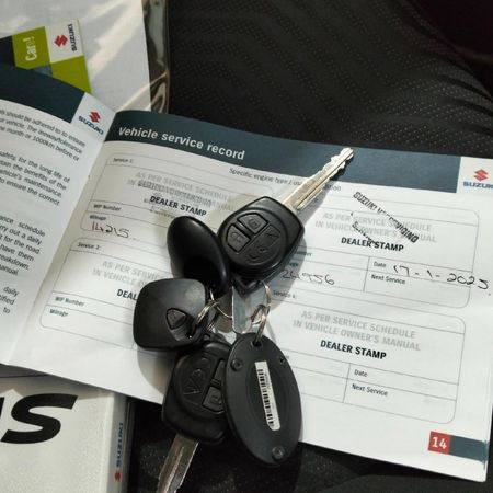 2023-Suzuki-Swift-12-GL_9