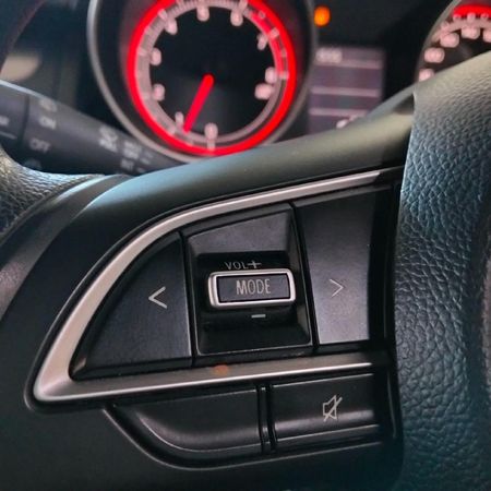 2023-Suzuki-Swift-12-GL_10