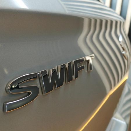2025-Suzuki-Swift-12-GL_13
