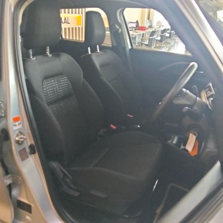 2025-Suzuki-Swift-12-GL_5