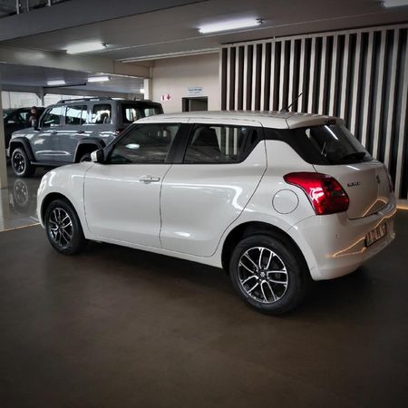 2024-Suzuki-Swift-12-GLX-Auto_3
