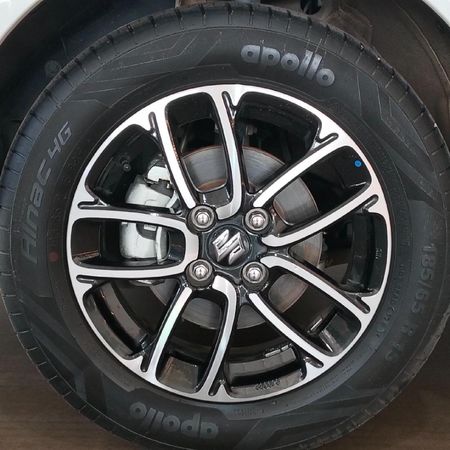 2024-Suzuki-Swift-12-GLX-Auto_5
