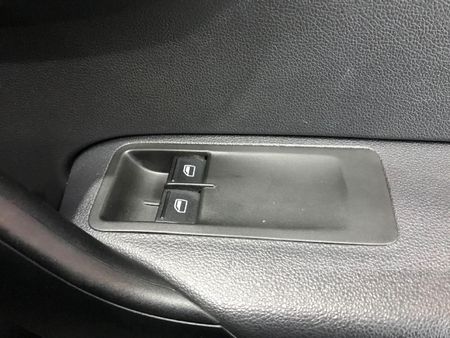 2025-Volkswagen-Polo-Vivo-14-Life_10