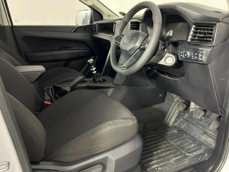 2025-Volkswagen-Amarok-20-TDI-125kW-Double-Cab_6