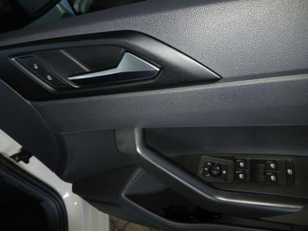 2026-Volkswagen-Polo-10-TSI_16