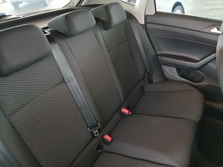 2026-Volkswagen-Polo-10-TSI_18