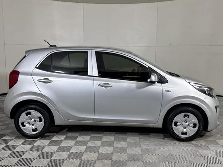 2022-Kia-Picanto-10-Street_16