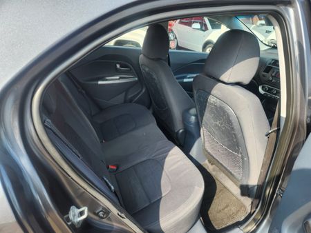 2014-Kia-Rio-14-Tec-5-dr_11