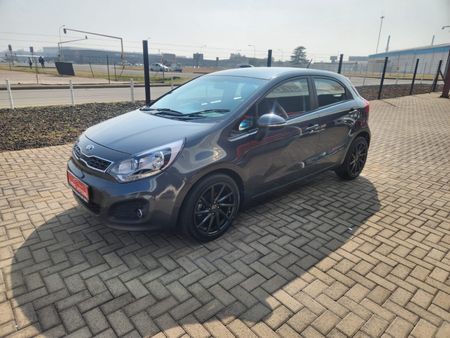 2014-Kia-Rio-14-Tec-5-dr_3