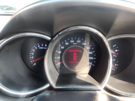 2014-Kia-Rio-14-Tec-5-dr_6