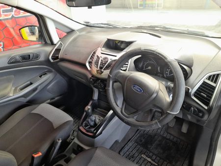 2013-Ford-EcoSport-15-TiVCT-Ambiente_8