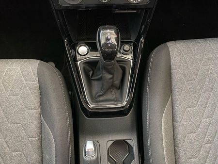 2025-Volkswagen-T-Cross-10-TSI-Life-Auto_10