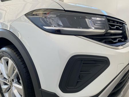 2025-Volkswagen-T-Cross-10-TSI-Life-Auto_14