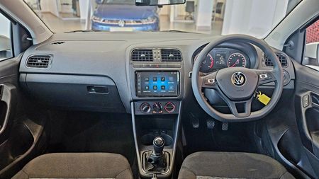 2026-Volkswagen-Polo-Vivo-14-Life_9