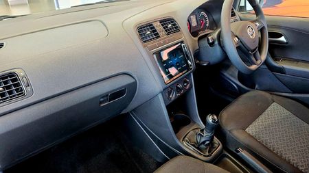 2026-Volkswagen-Polo-Vivo-14-Life_10