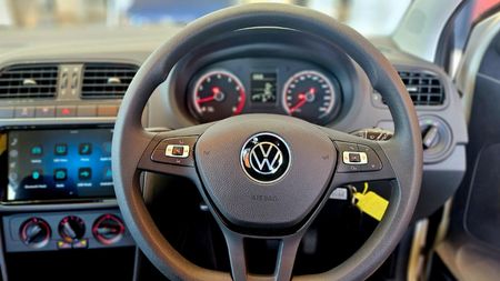 2026-Volkswagen-Polo-Vivo-14-Life_12