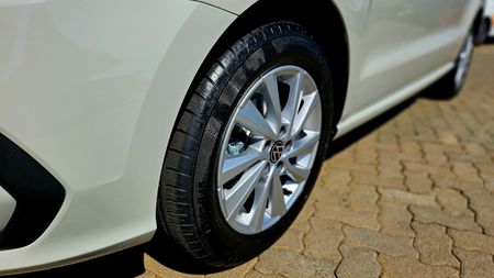2026-Volkswagen-Polo-Vivo-14-Life_8
