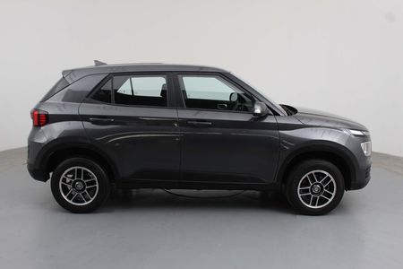 2023-Hyundai-Venue-12-Motion_9