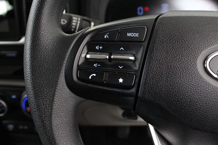 2023-Hyundai-Venue-12-Motion_4