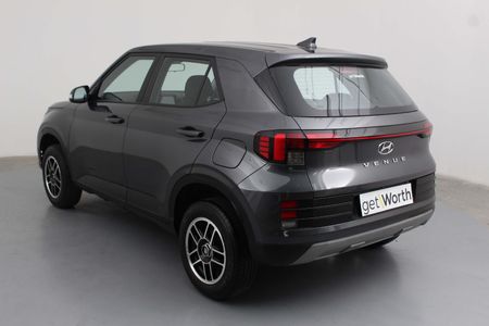 2023-Hyundai-Venue-12-Motion_7