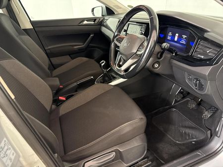 2022-Volkswagen-Polo-10-TSI-Life_9