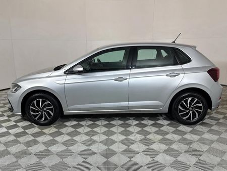 2022-Volkswagen-Polo-10-TSI-Life_18