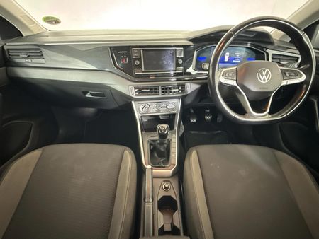 2022-Volkswagen-Polo-10-TSI-Life_1