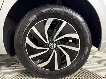 2022-Volkswagen-Polo-10-TSI-Life_5