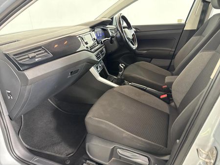 2022-Volkswagen-Polo-10-TSI-Life_8