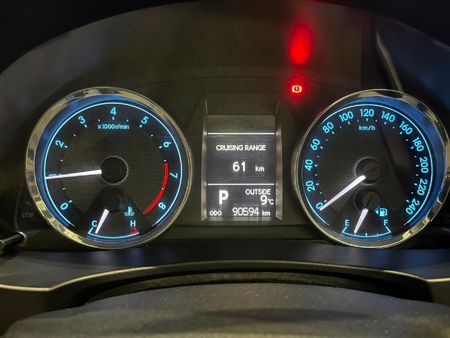 2015-Toyota-Corolla-18-High-Auto_10